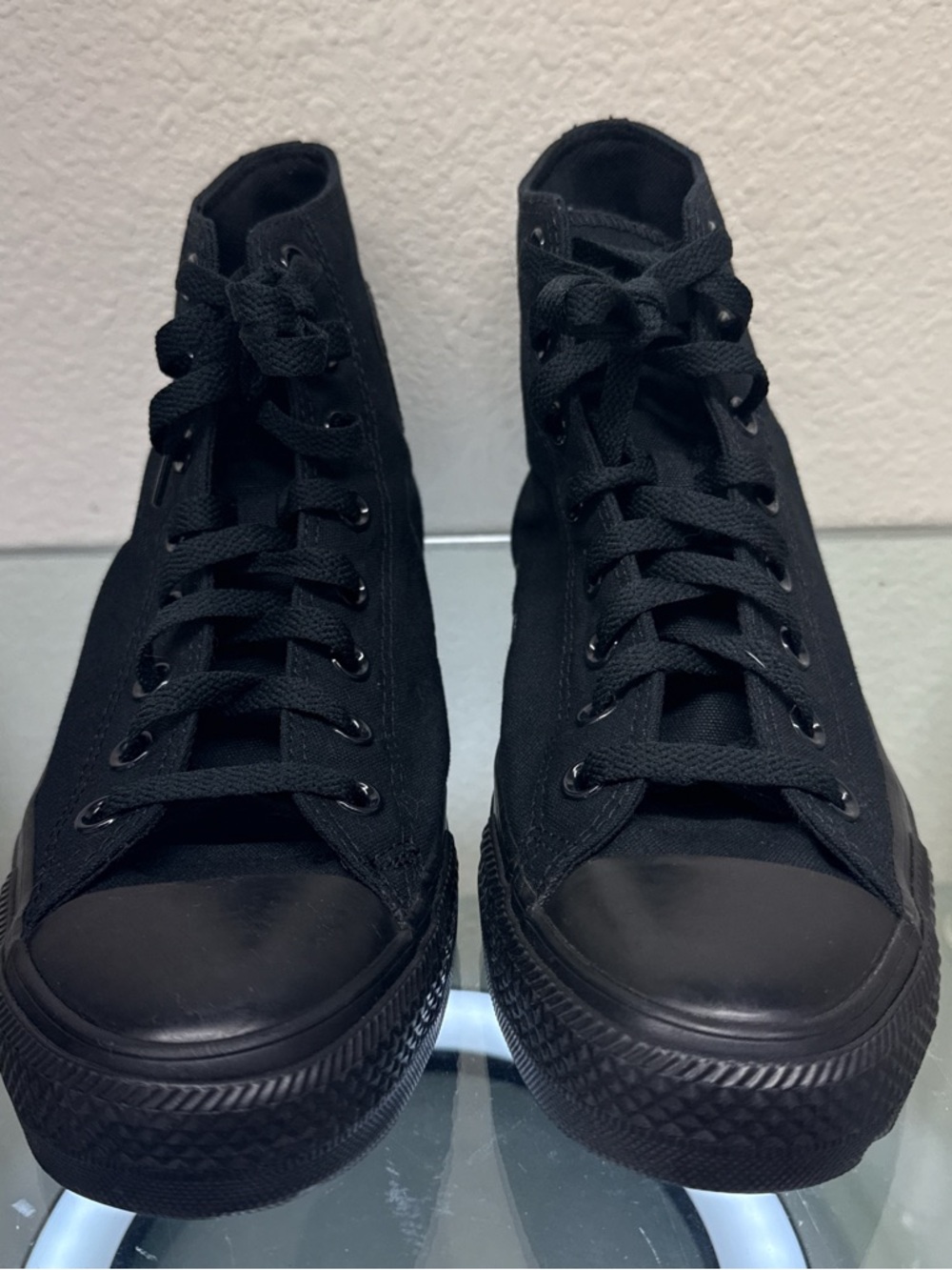 Mens 8 1/2 Converse Chuck Taylor All-Star high top sneakers